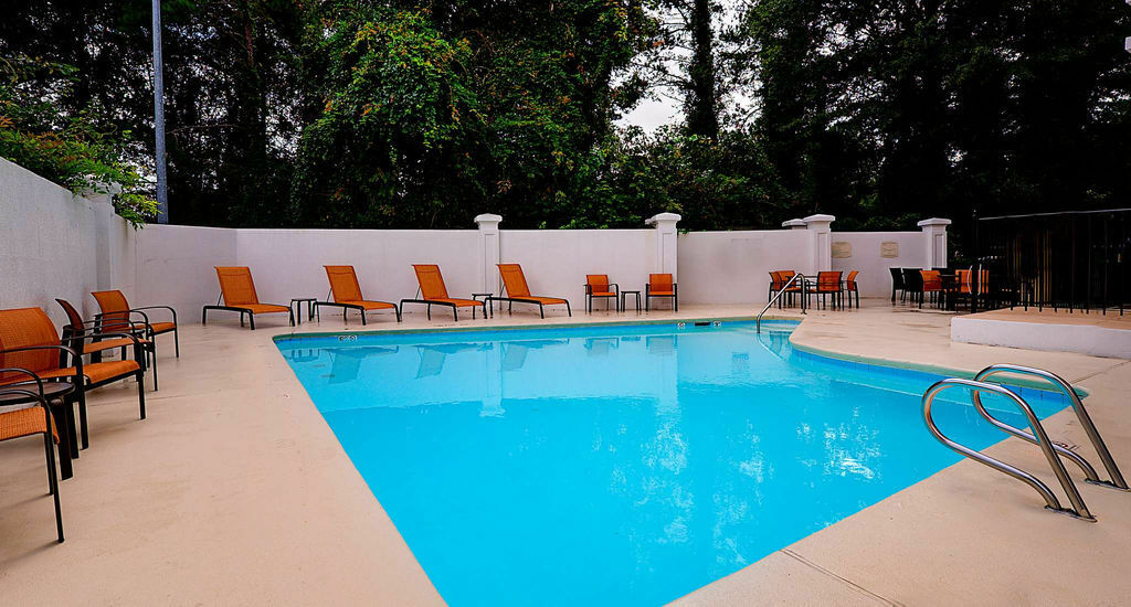 Courtyard Crabtree Valley 3*