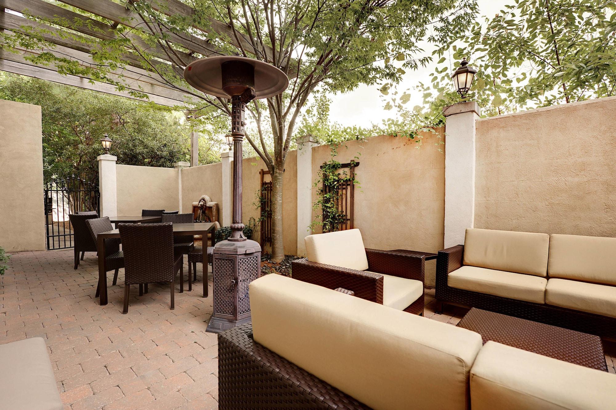 Courtyard Crabtree Valley Hotel 3*